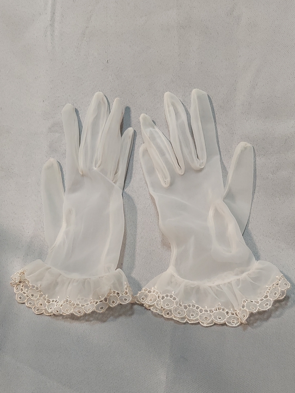 Vintage Gloves, Ivory White, Nylon, Lacy Edge